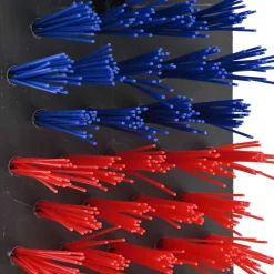 vidaXL Cepillos para Ganado Ajustable Rojo y Azul 84 x 10 x 91 cm PVC Azul y rojo Clearance